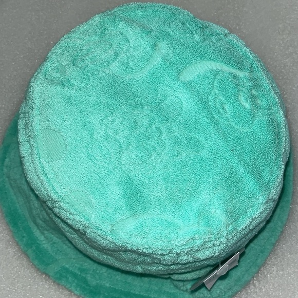 🆕 Disney Parks Bucket Hat Disney Characters Plush/Terry Green One Size - Picture 4 of 16